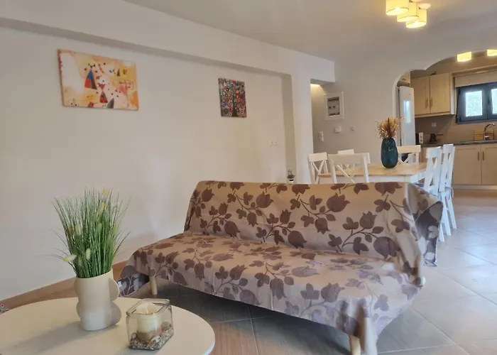 Maria\'S Family House\'S 1